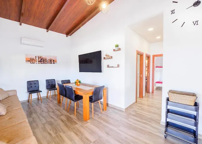 Holiday home Cubo's Marifran *