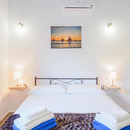Holiday home Cubo's Marifran