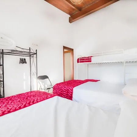 Holiday home Cubo's Marifran
